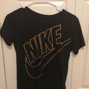 Women's Black Nike Shirt - Size Medium